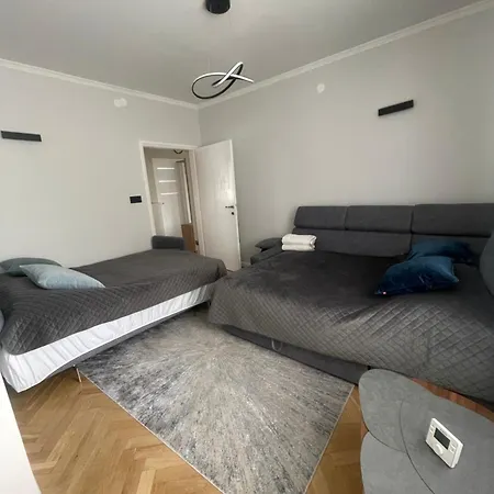 بيت ضيافة I Limonka Do Plazy 900m Stoczniowcow 13 غدينيا