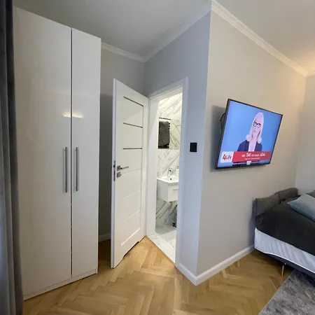 I Limonka Do Plazy 900m Stoczniowcow 13 * غدينيا