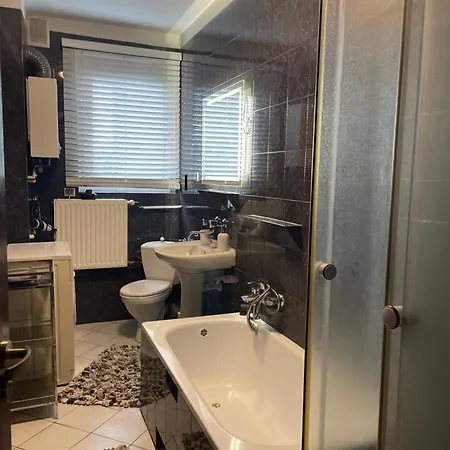 I Limonka Do Plazy 900m Stoczniowcow 13 * غدينيا